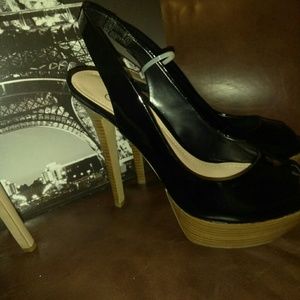 Jessica Simpson heels